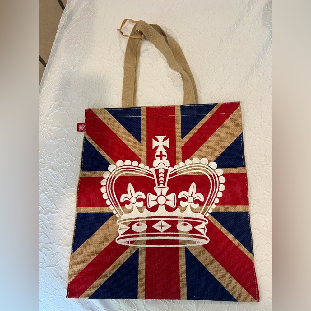 Adorable Burlap UK Crown Tote Never Used Bag